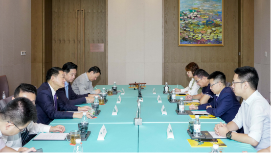 省兴发游戏xf集团党委书记、董事长任丁与腾讯“王者庆幸”CTO邓君、腾讯大成网总裁郑亮座谈互换