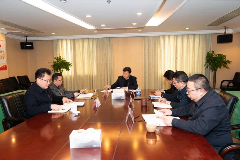 兴发游戏xf集团党委召开中心组进建专题钻研 党的十九届四中全会及省委十一届六次 全会心灵