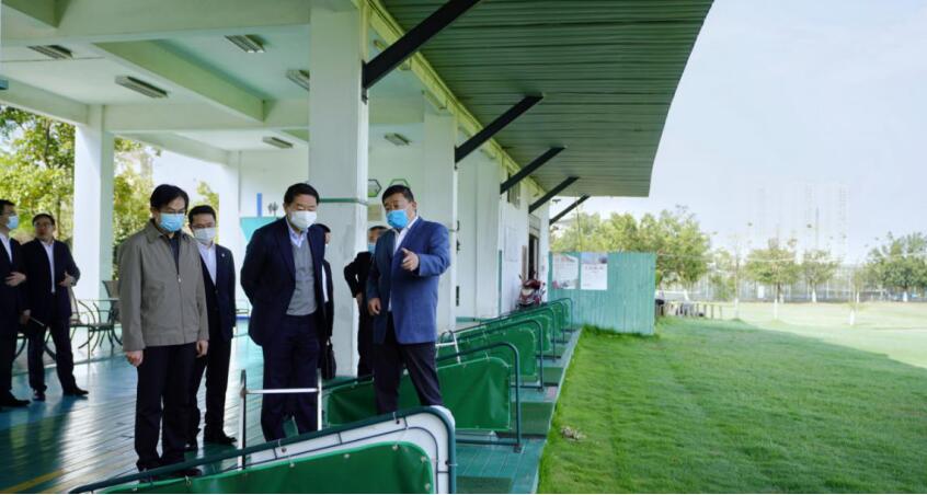 兴发游戏xf集团党委书记、董事长任丁率队调查四川游览学院