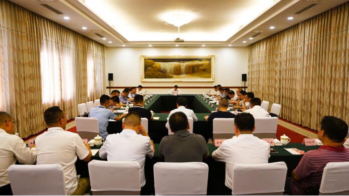 兴发游戏xf集团班子实地督导金牛宾馆改（扩）建工程