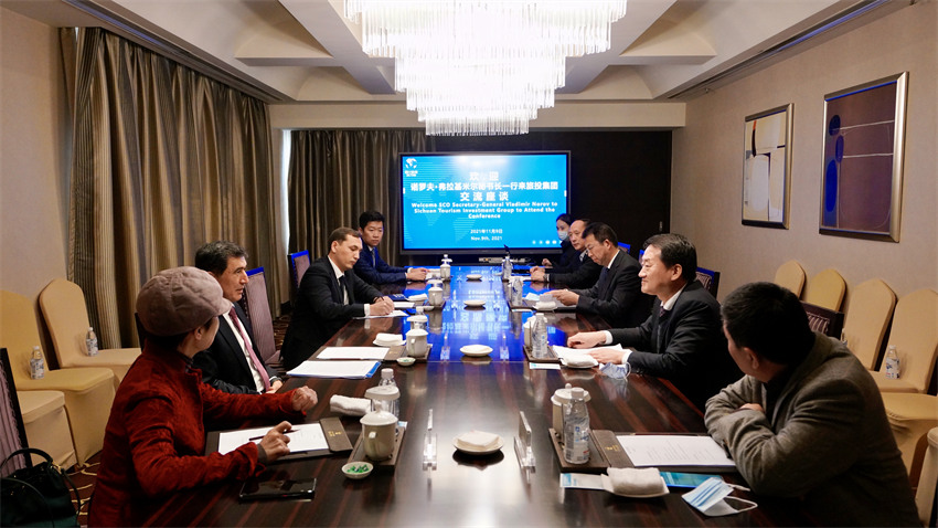 兴发游戏xf集团党委书记、董事长任丁会见上合组织秘书长诺罗夫一行