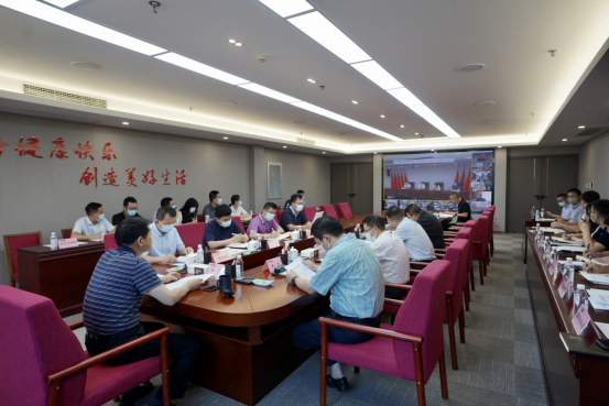 四川兴发游戏xf集团召开疫情防控工作辅导幼组2022年第3次会议 集团党委书记、董事长、疫情防控工作辅导幼组第一组长任丁主持会议并讲话