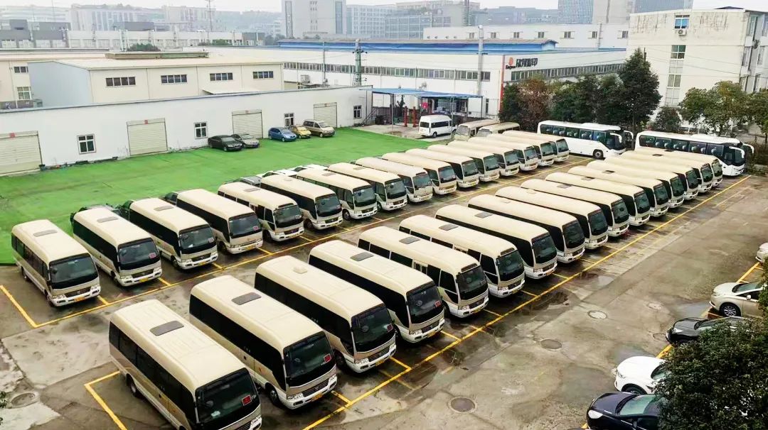 省兴发游戏xf集团礼宾车队每天“体检” 全力保险大运会用车安全