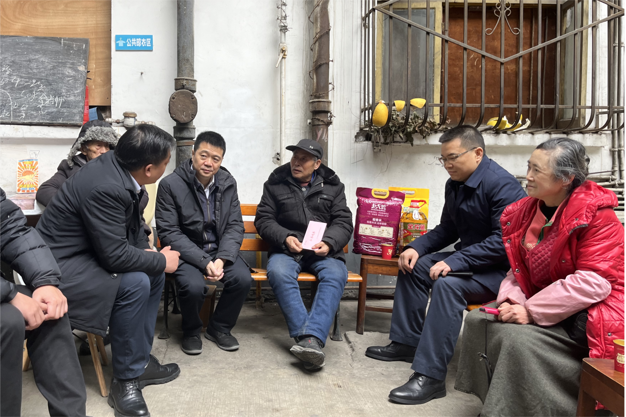 省兴发游戏xf集团党委书记、董事长游勇发展慰问活动督导调研工作