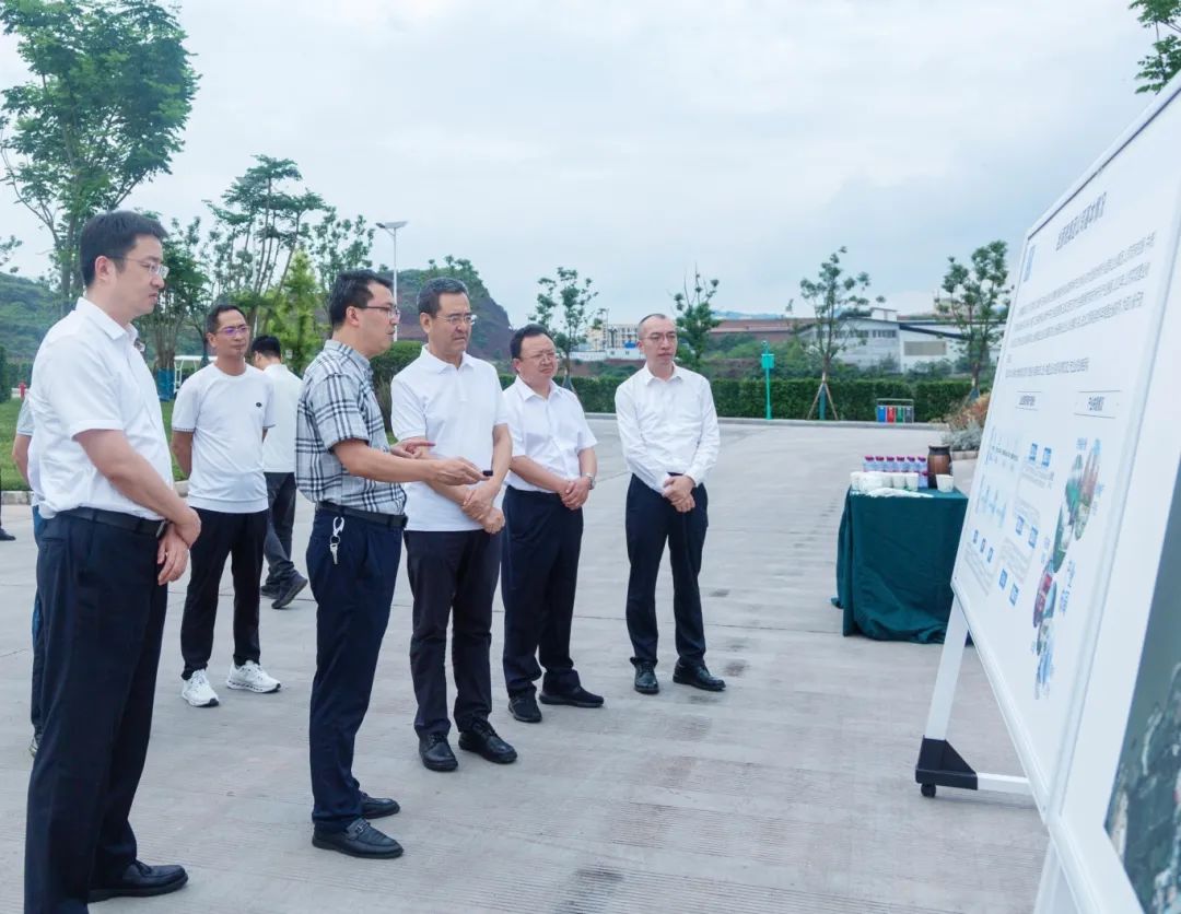 兴发游戏xf委党委书记、主任冯文生赴宜宾调研国企鼎新深入提升行动工作并主持召开片区座谈会