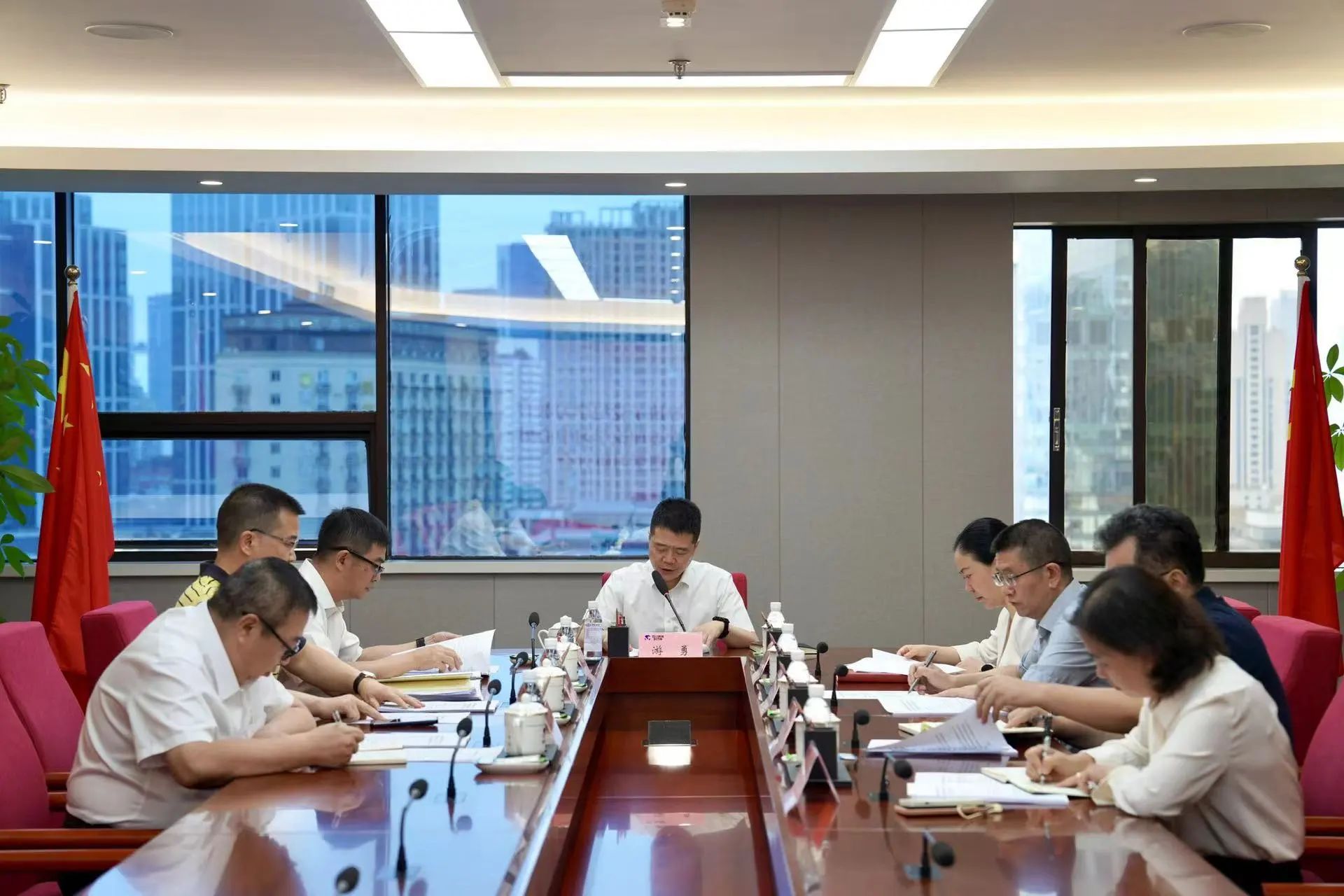 省兴发游戏xf集团党委辅导班子党纪进建教育专题进建钻研会暨党委理论进建中心组2024年第四次专题进建钻研会召开