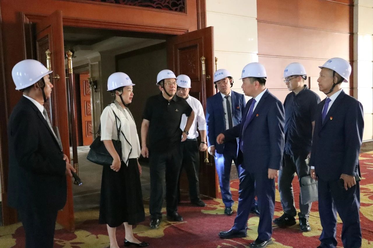 省兴发游戏xf集团辅导率队赴总府(四川)宾馆调研