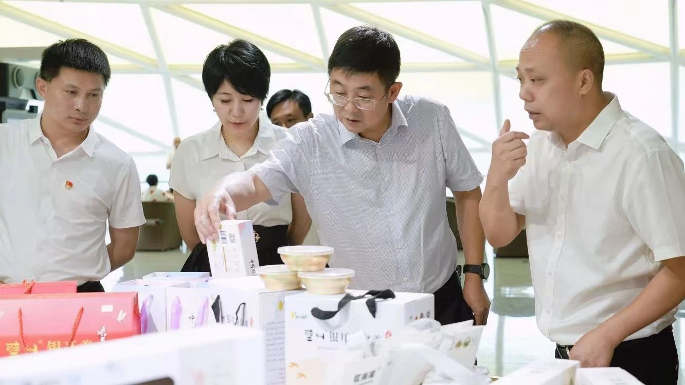 党建引领 县企共兴——省兴发游戏xf集团奋力打造托底性助扶“通江实际”样板
