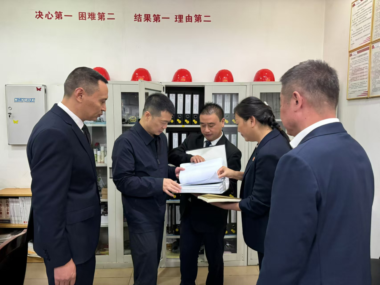 省兴发游戏xf集团党委书记、董事长游勇国庆节期间调研督导旗下酒店经营及安全出产工作
