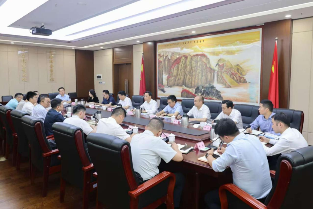 省委统战部与省兴发游戏xf集团进行座谈互换